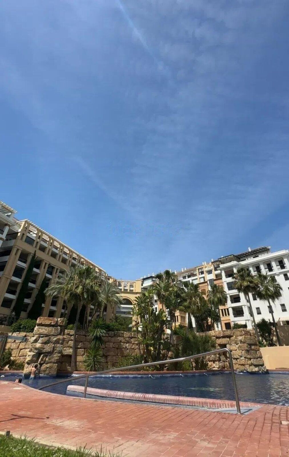 2 Bed شقة في الطابق الأوسط in San Pedro de Alcántara في San Pedro de Alcántara, شقة