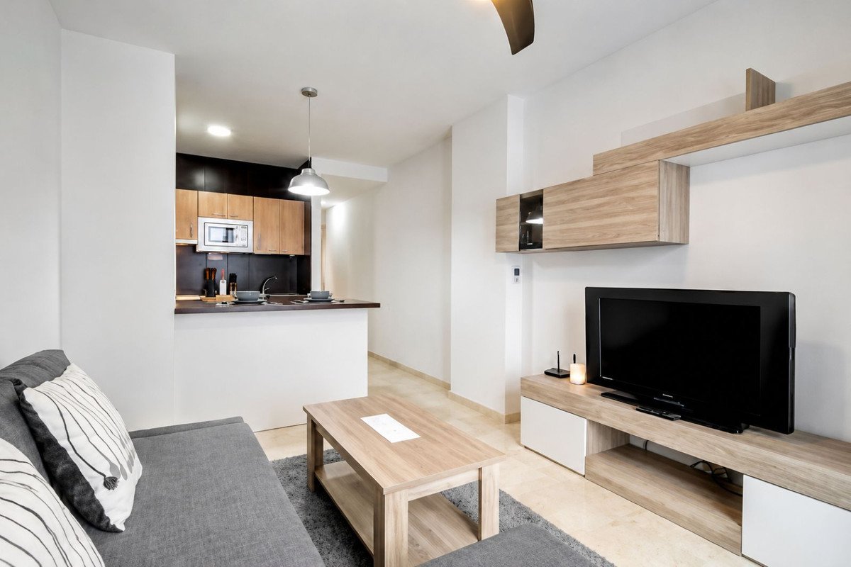 2 Bed شقة في الطابق الأوسط in San Pedro de Alcántara في San Pedro de Alcántara, شقة