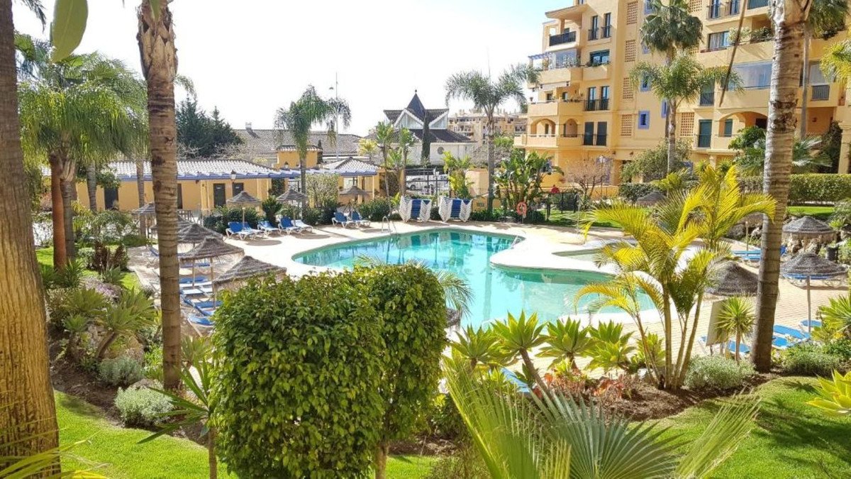 3 Bed Middle Floor Apartment in San Pedro de Alcántara in San Pedro de Alcántara, Apartment