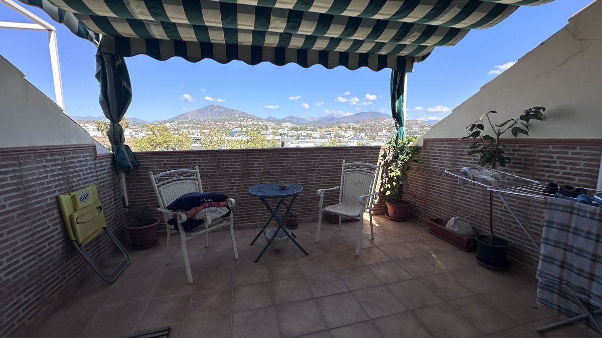 3 Bed Top Floor Apartment in San Pedro de Alcántara