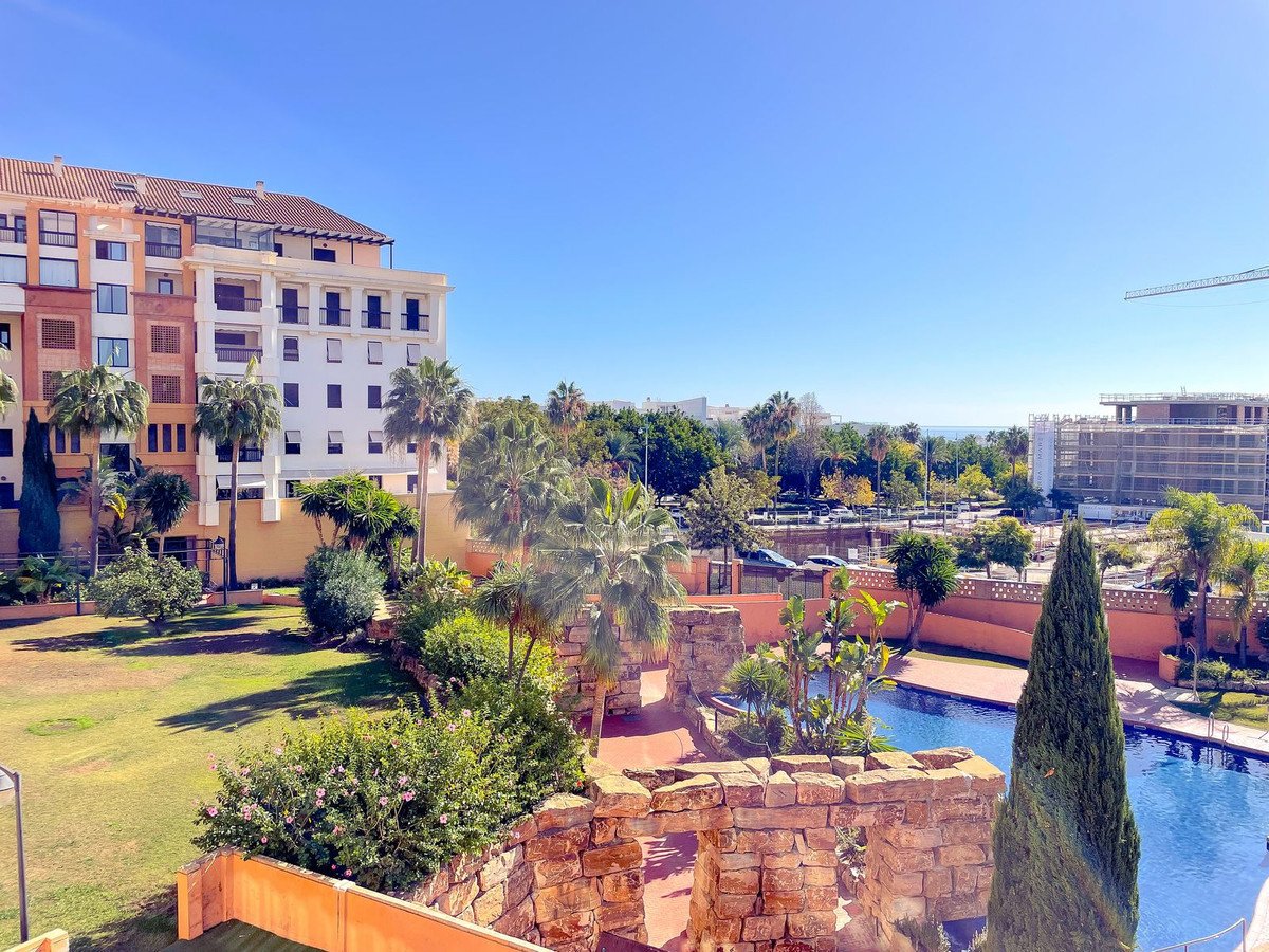 3 Bed Middle Floor Apartment in San Pedro de Alcántara in San Pedro de Alcántara, Apartment