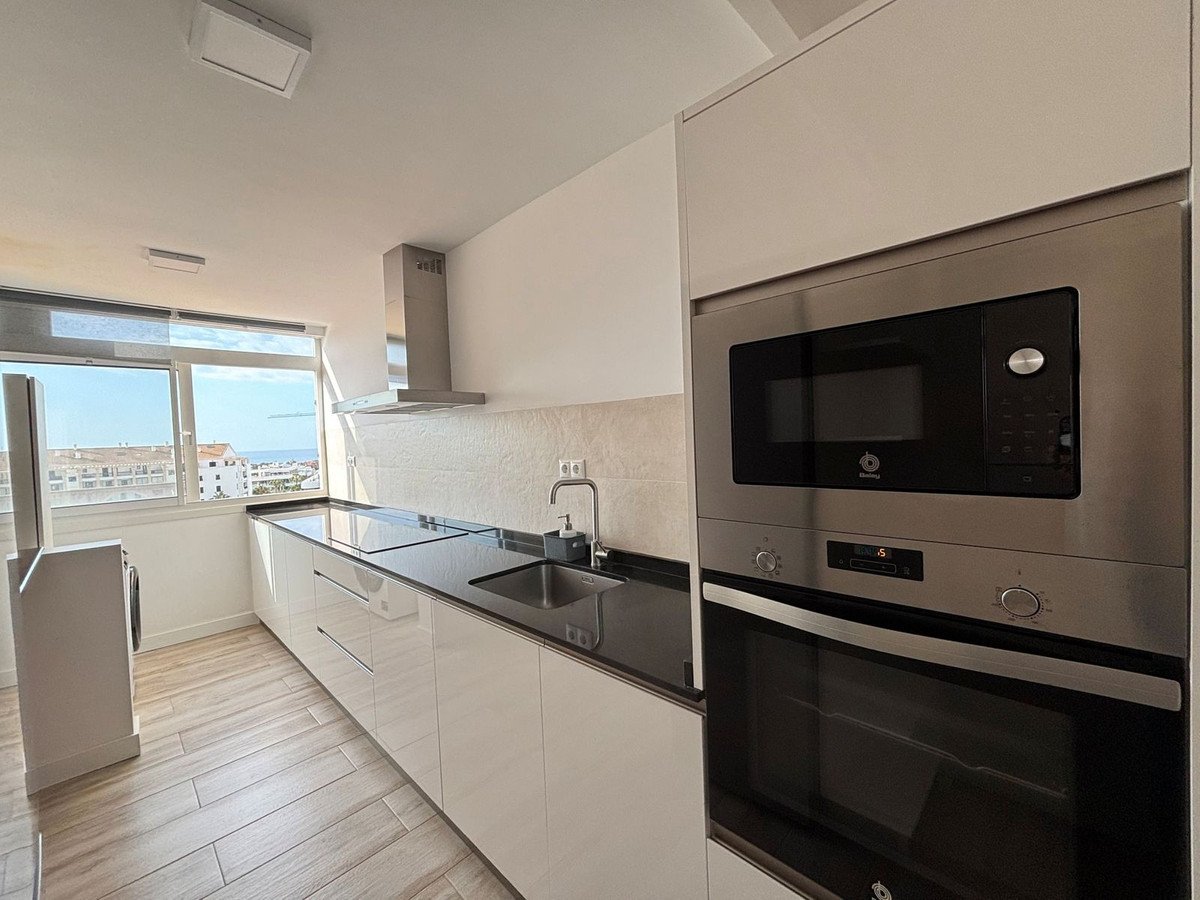 3 Bed Middle Floor Apartment in San Pedro de Alcántara in San Pedro de Alcántara, Apartment