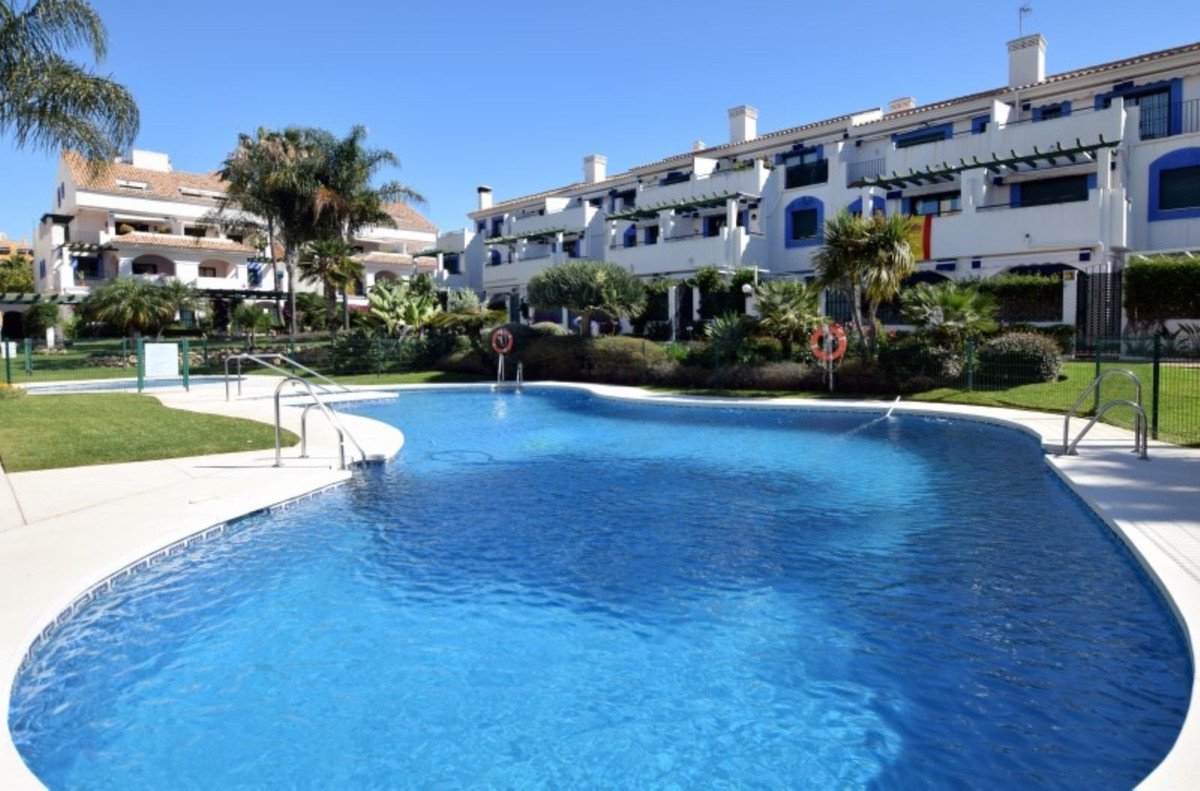 3 Bed شقة في الطابق الأرضي in San Pedro de Alcántara في San Pedro de Alcántara, شقة