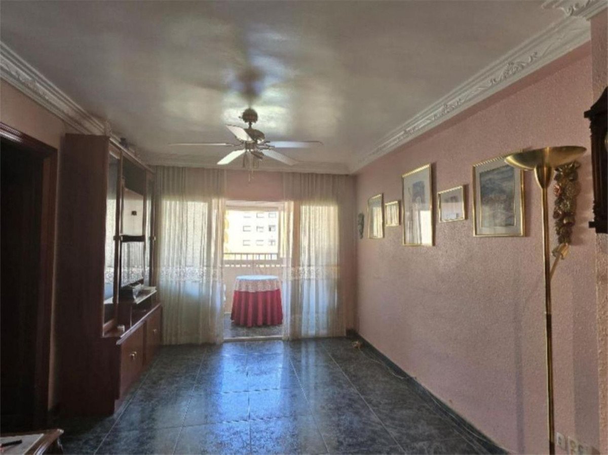 3 Bed شقة في الطابق الأوسط in San Pedro de Alcántara في San Pedro de Alcántara, 