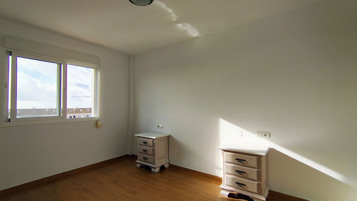 4 Bed Middle Floor Apartment in San Pedro de Alcántara in San Pedro de Alcántara, 