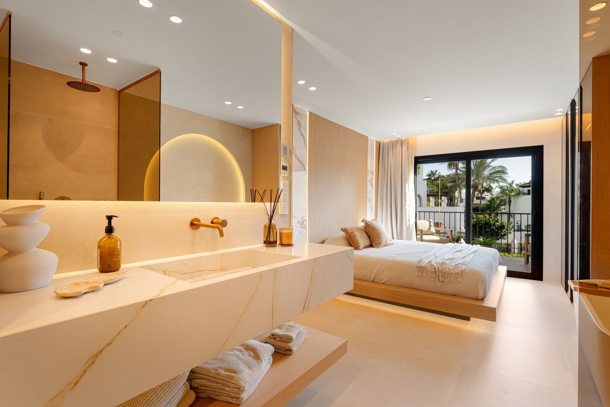 28 photo