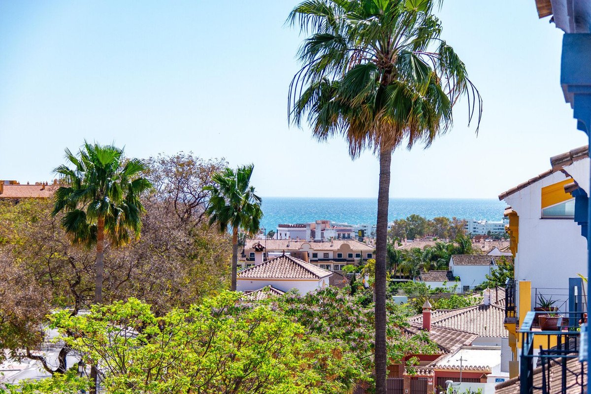5 Bed Townhouse in San Pedro de Alcántara in San Pedro de Alcántara — Townhouse