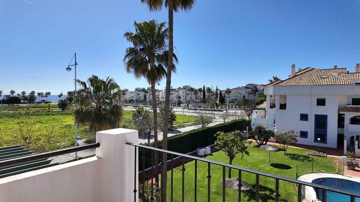 5 Bed بيت مدينة in San Pedro de Alcántara في San Pedro de Alcántara, تاون هاوس