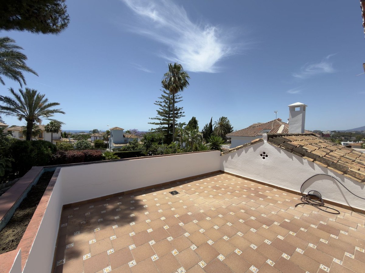 4 Bed Vrijstaande Villa in San Pedro de Alcántara in San Pedro de Alcántara, 
