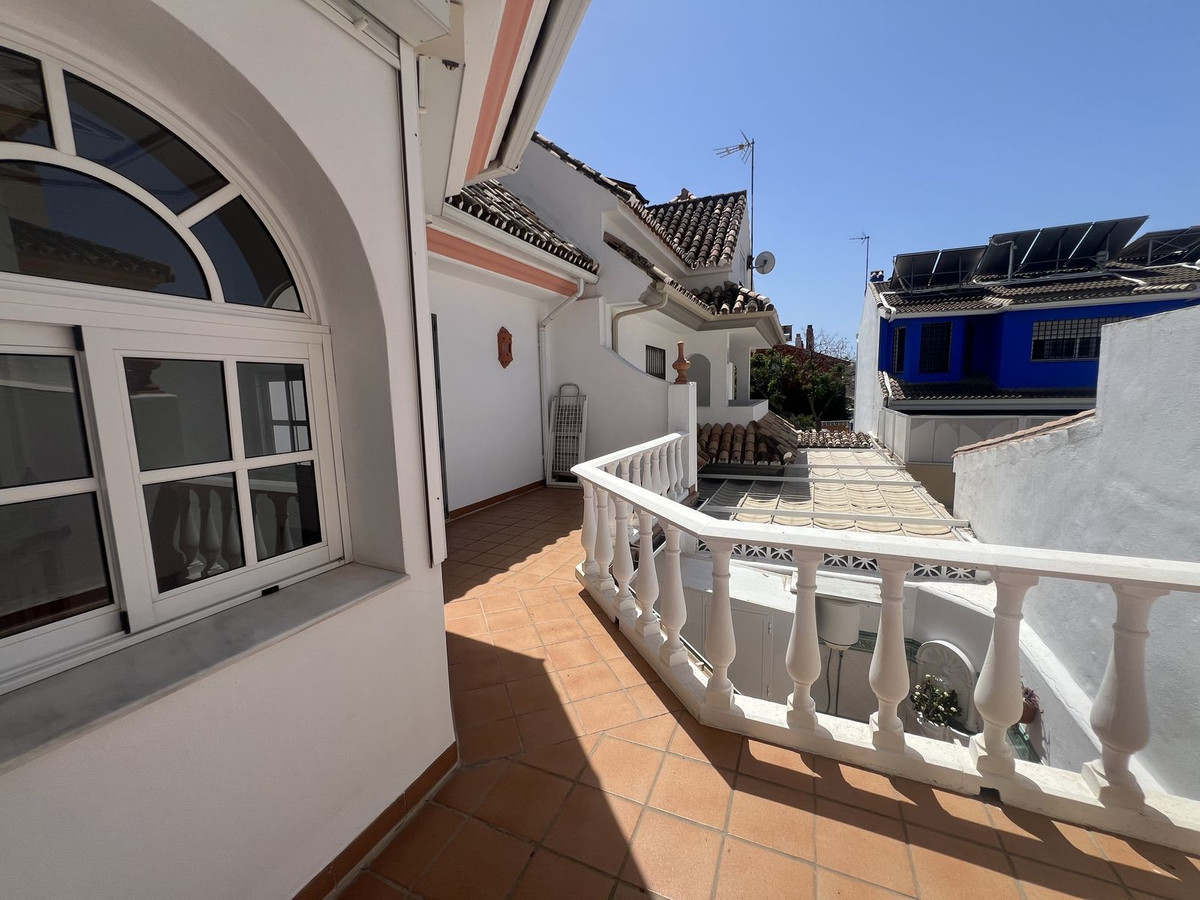 5 Bed منزل شبه منفصل in San Pedro de Alcántara في San Pedro de Alcántara, بيت شبه منفصل