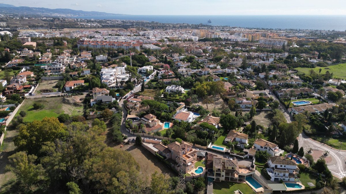 6 Bed فيلا مستقلة in San Pedro de Alcántara في San Pedro de Alcántara, فيلا منفصلة