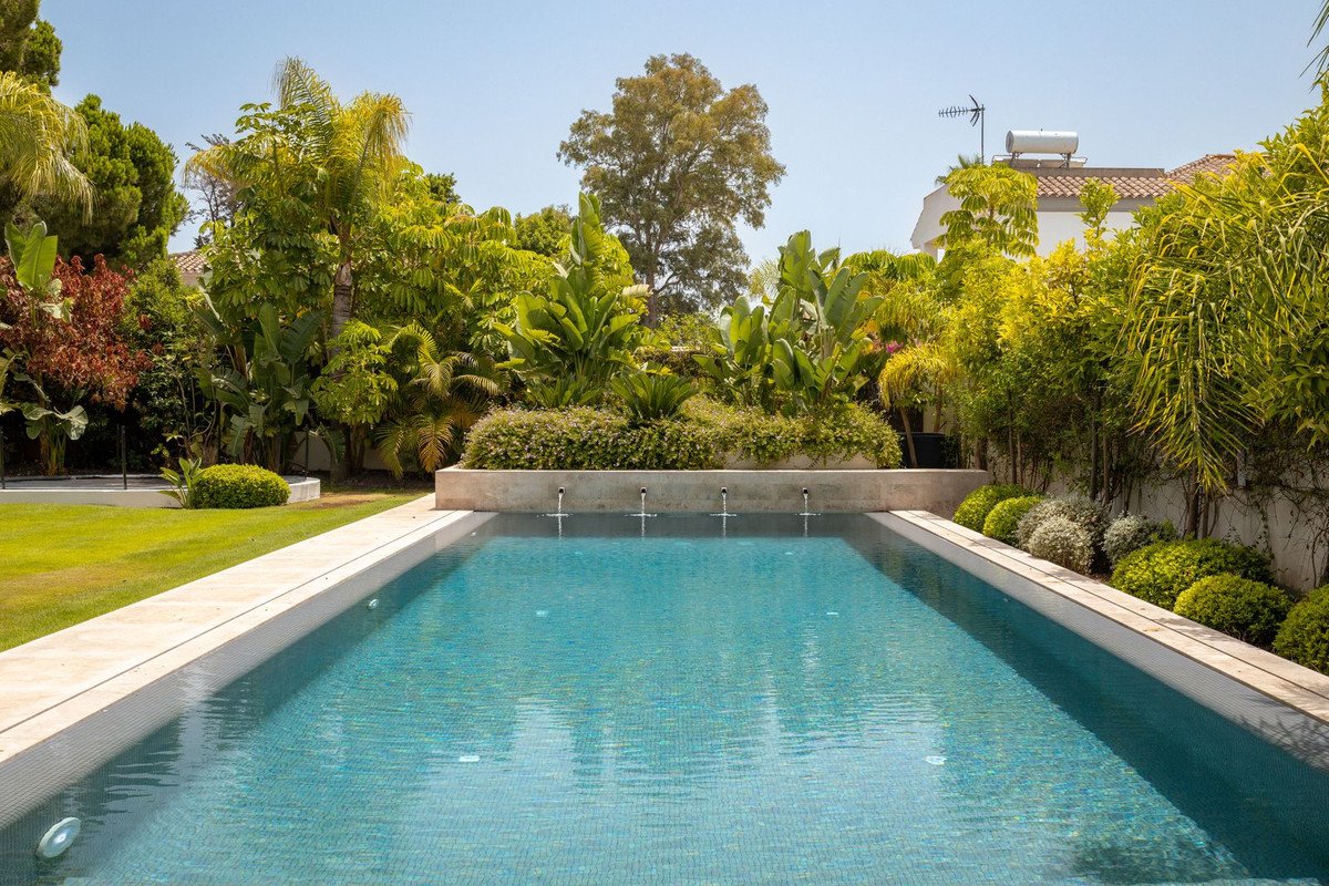 6 Bed Detached Villa in San Pedro de Alcántara in San Pedro de Alcántara, Detached Villa