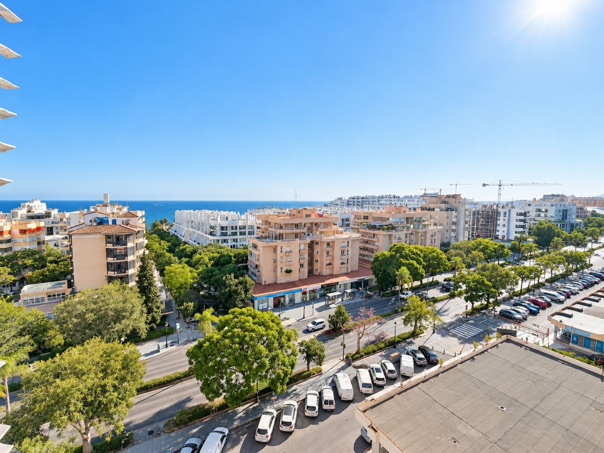 1 Bed Middle Floor Apartment in The Golden Mile