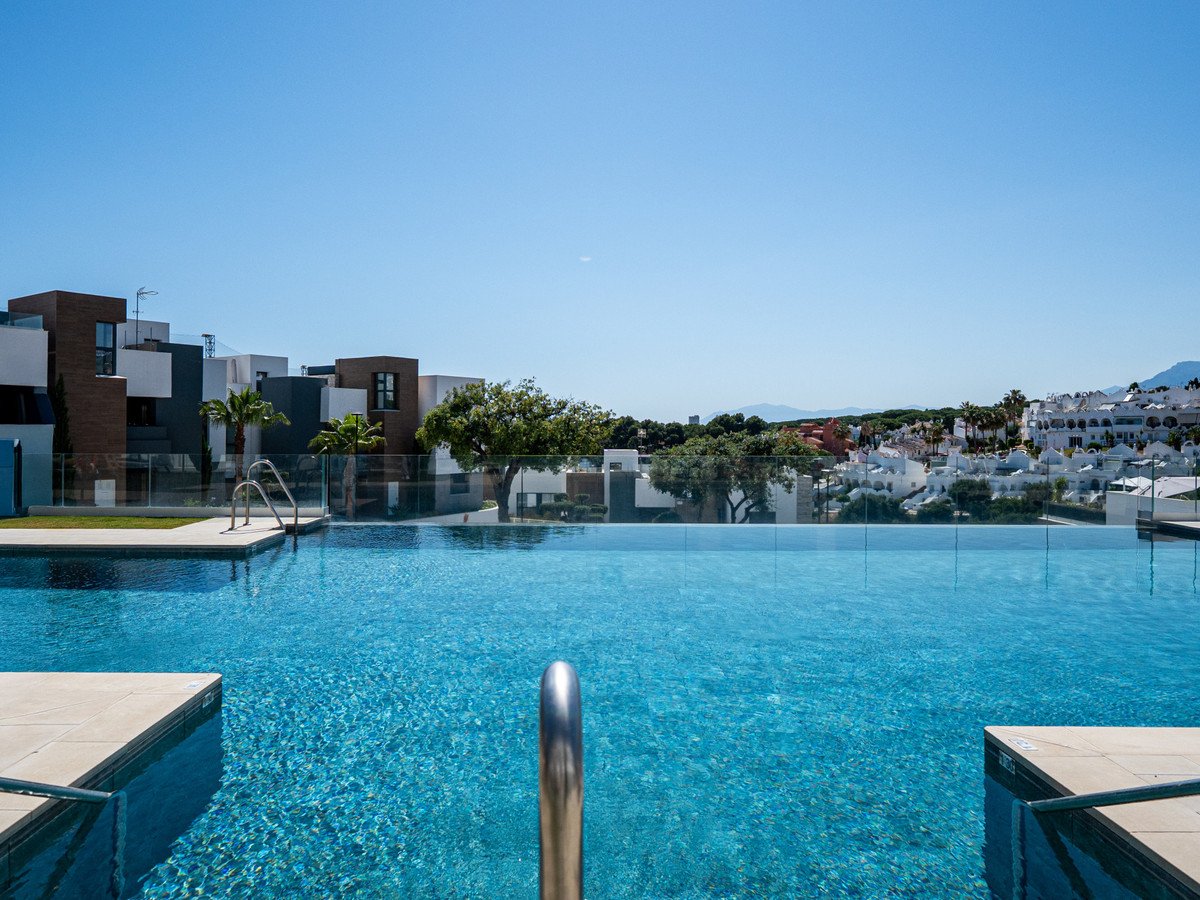 3 Bed Begane Grond Appartement in Cabopino in Cabopino, 