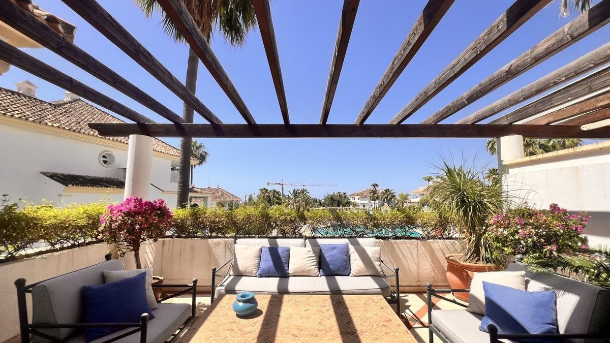 3 Bed Middle Floor Apartment in The Golden Mile in The Golden Mile, Apartment