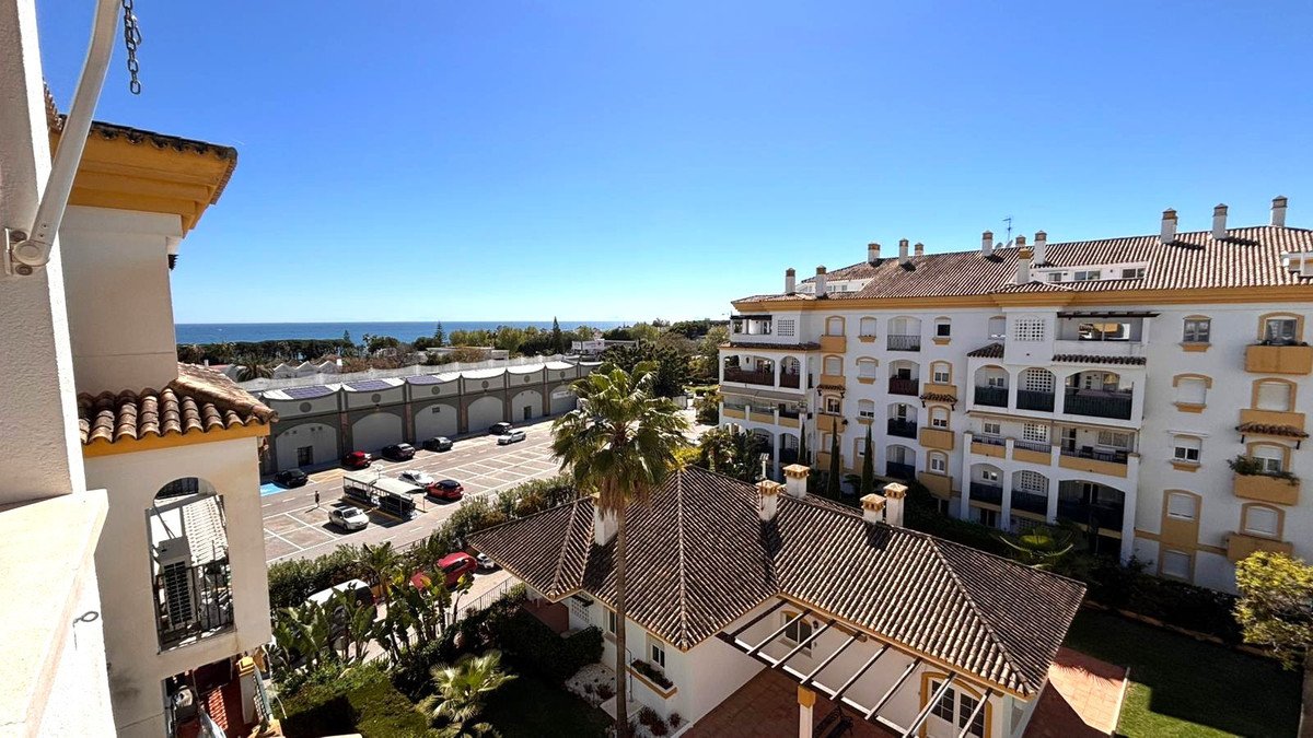 4 Bed بنتهاوس Duplex in The Golden Mile في The Golden Mile, 