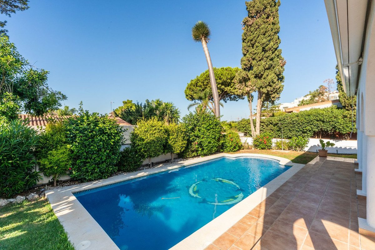3 Bed فيلا مستقلة in Costabella في Costabella, فيلا مستقلة