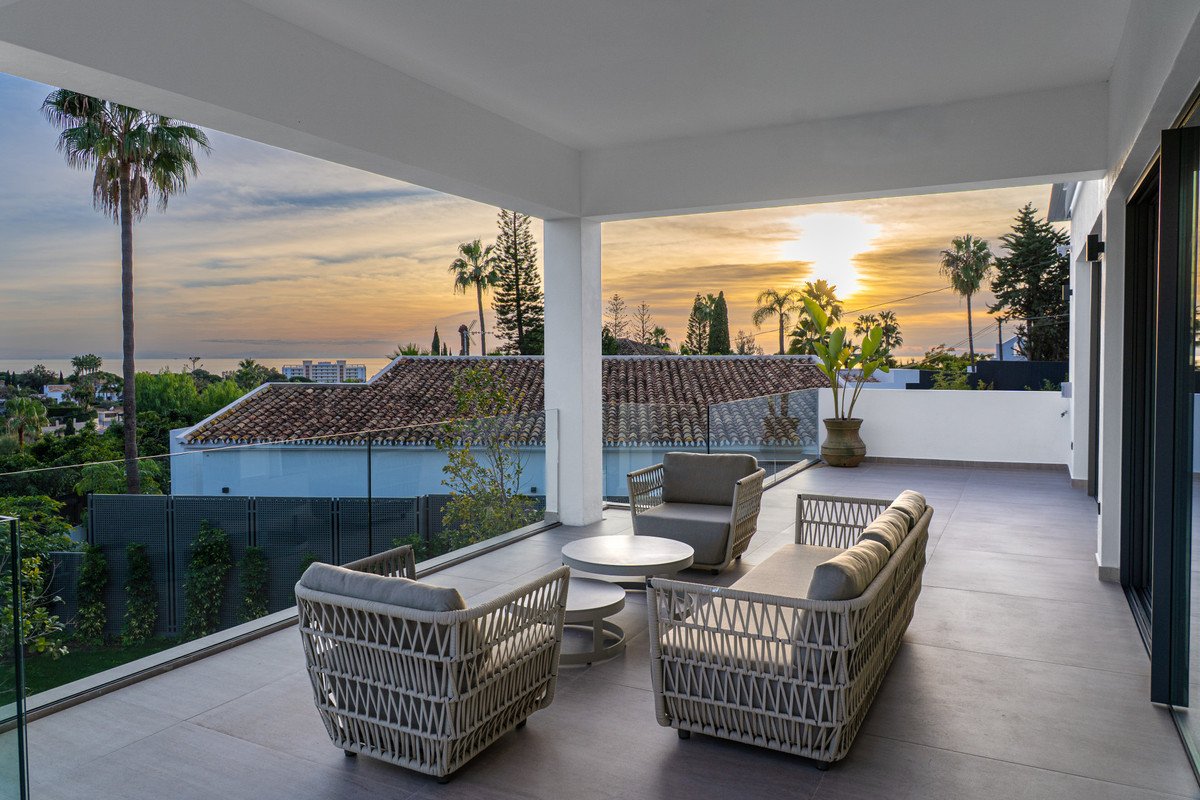 4 Bed Detached Villa in El Rosario in El Rosario, 