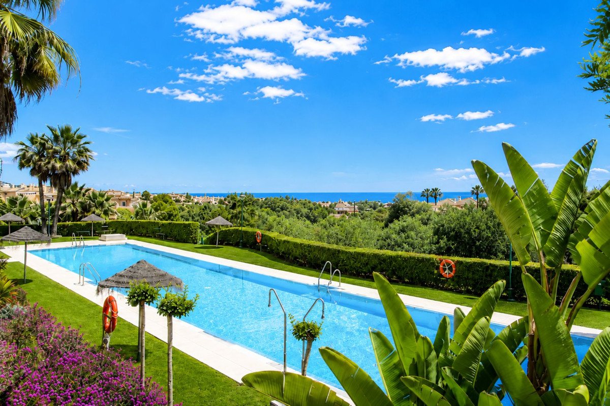 3 Bed Middle Floor Apartment in Sierra Blanca in Sierra Blanca, Apartment