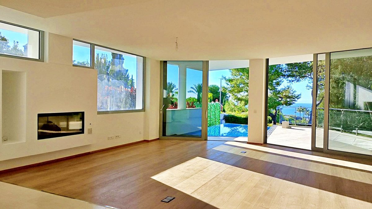 5 Bed منزل شبه منفصل in Sierra Blanca في Sierra Blanca, بيت شبه منفصل