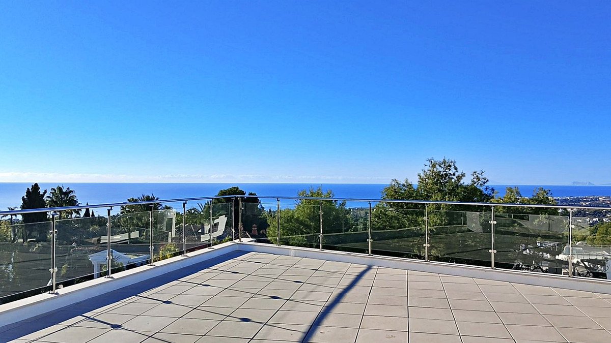 5 Bed منزل شبه منفصل in Sierra Blanca في Sierra Blanca, بيت شبه منفصل