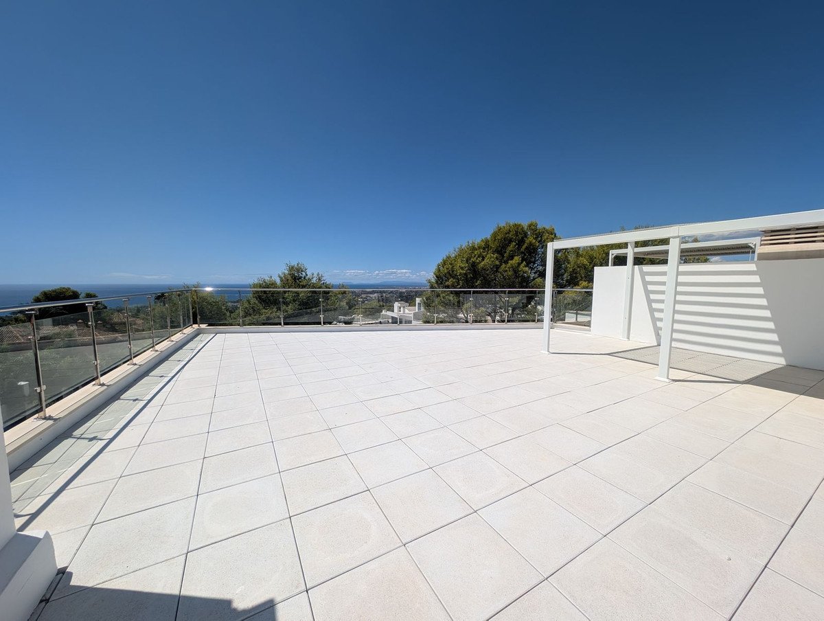 5 Bed Semi-Detached House in Sierra Blanca in Sierra Blanca, Semi-Detached House