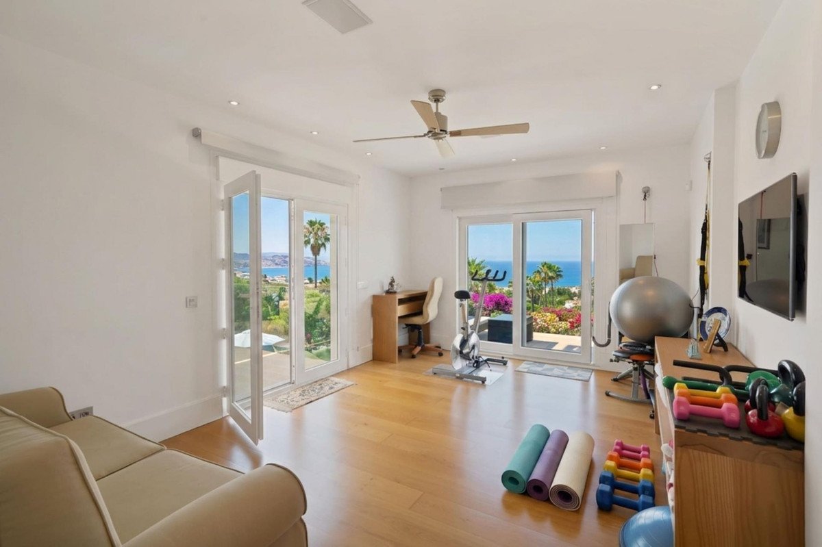 6 Bed Detached Villa in Sierra Blanca in Sierra Blanca, Detached Villa