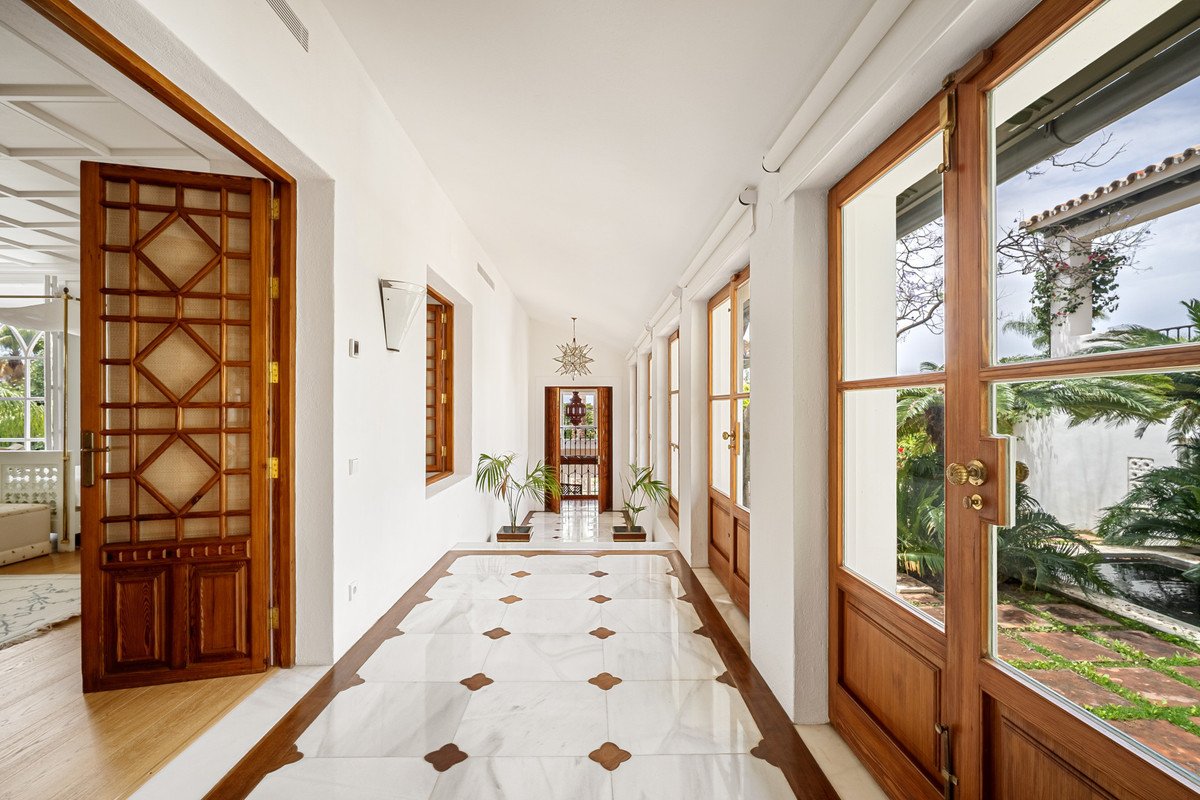 6 Bed فيلا مستقلة in Sierra Blanca في Sierra Blanca — فيلا منفصلة