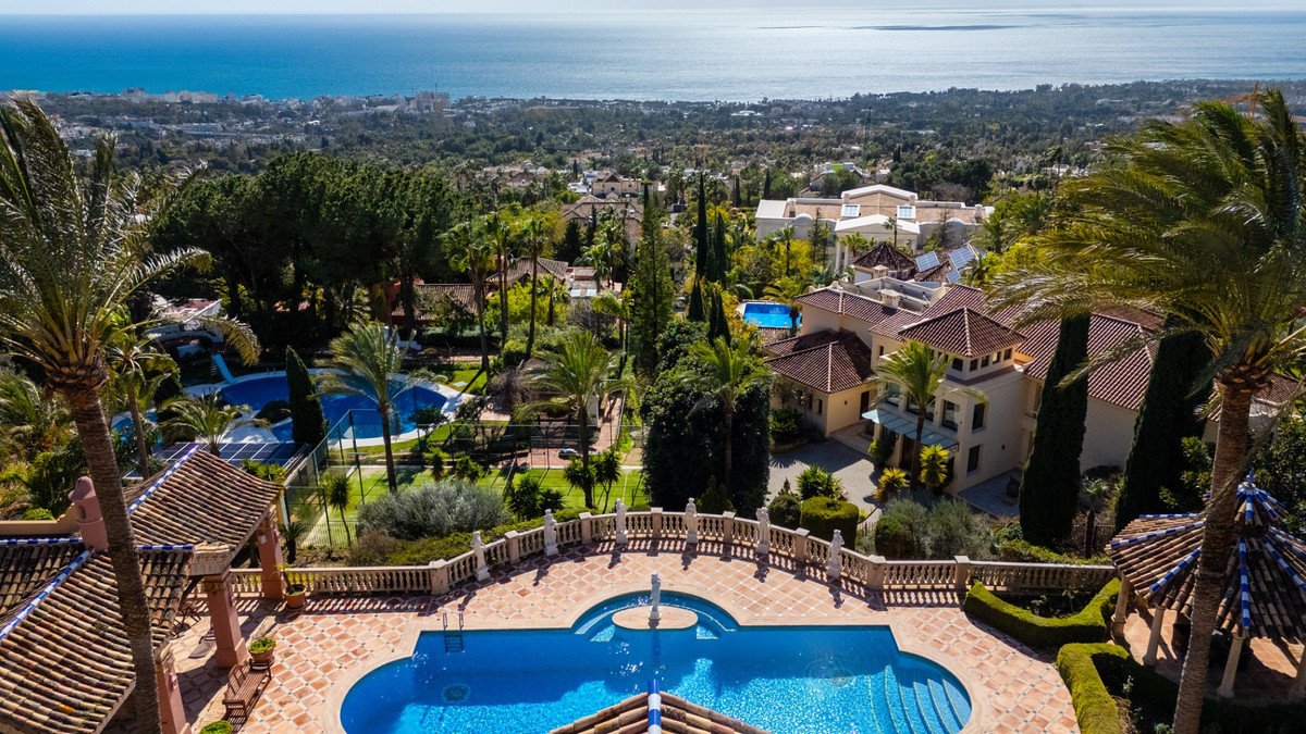 6 Bed فيلا مستقلة in Sierra Blanca في Sierra Blanca, 