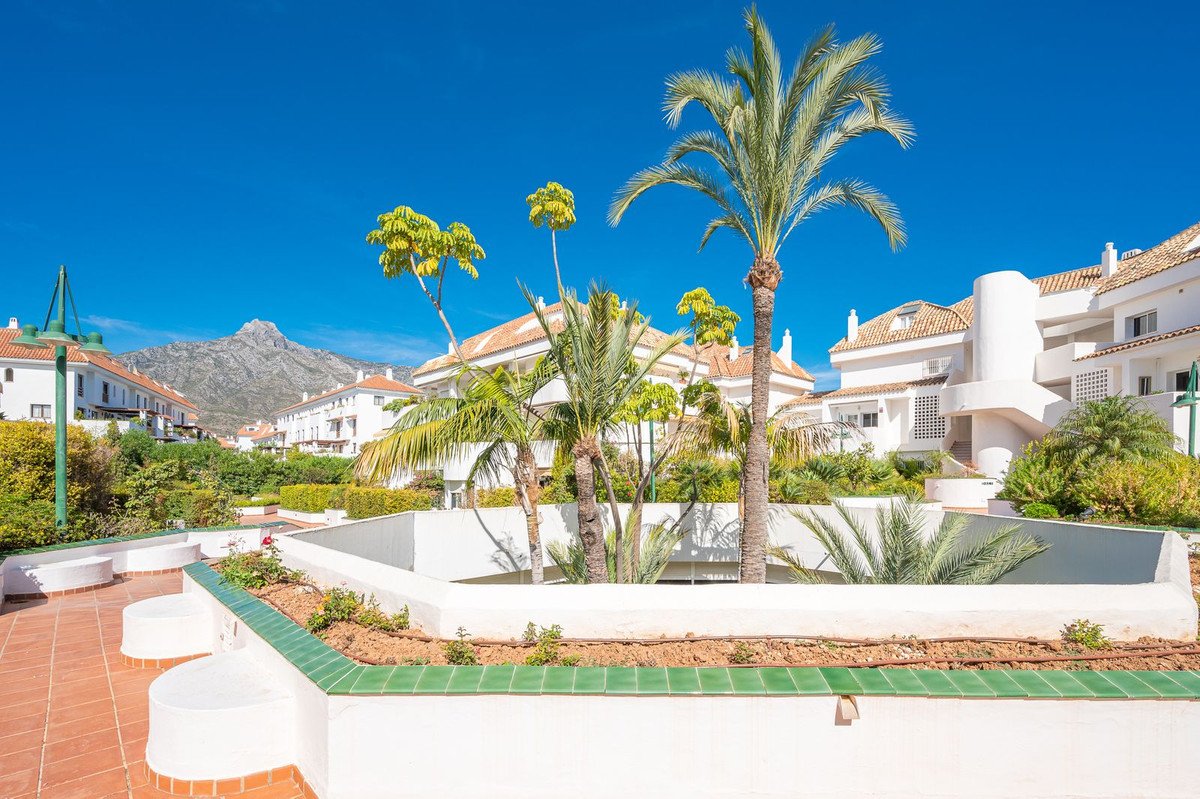 1 Bed Middle Floor Apartment in The Golden Mile in The Golden Mile, 