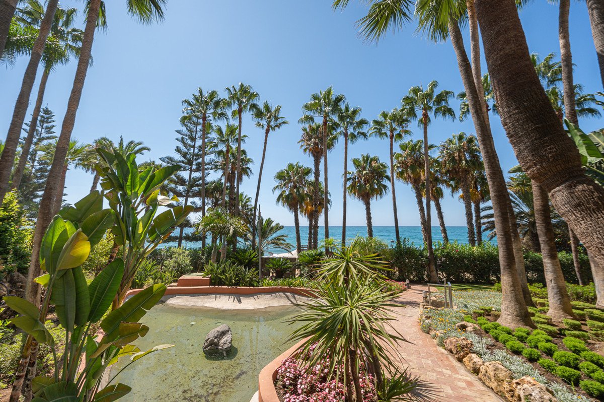 2 Bed Middle Floor Apartment in The Golden Mile in The Golden Mile, Apartment
