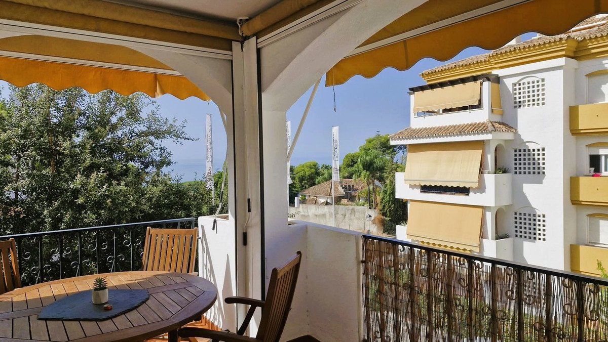 3 Bed Middle Floor Apartment in The Golden Mile in The Golden Mile, Apartment