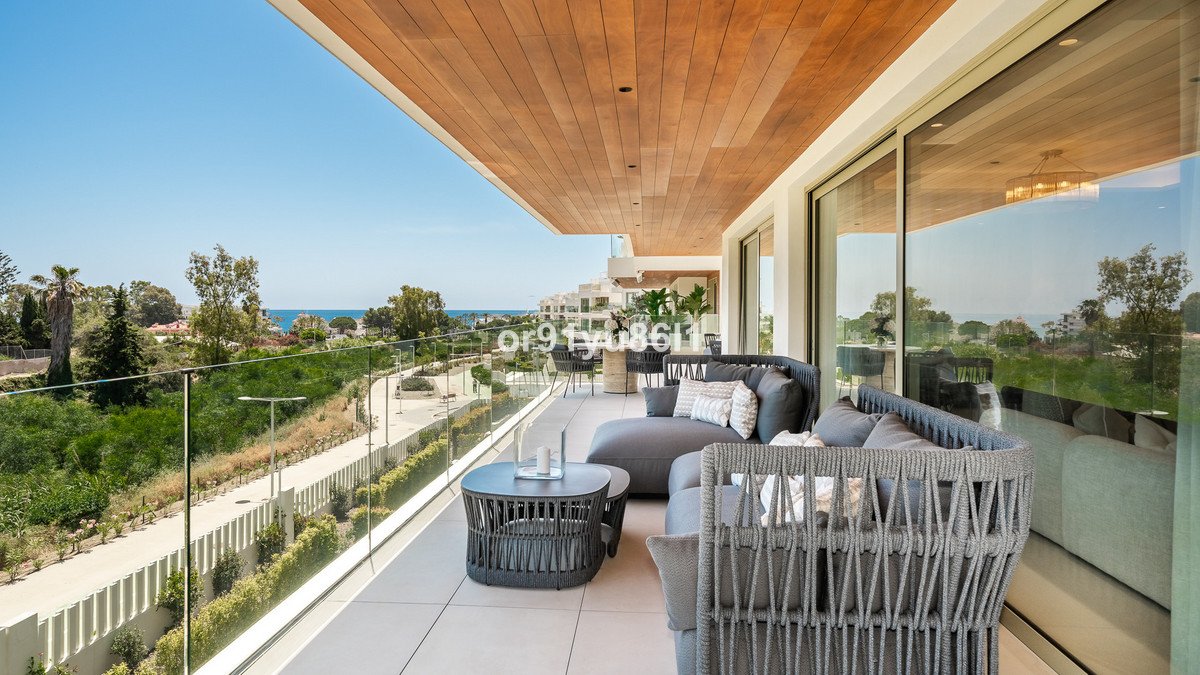 3 Bed Middle Floor Apartment in The Golden Mile in The Golden Mile, Apartment