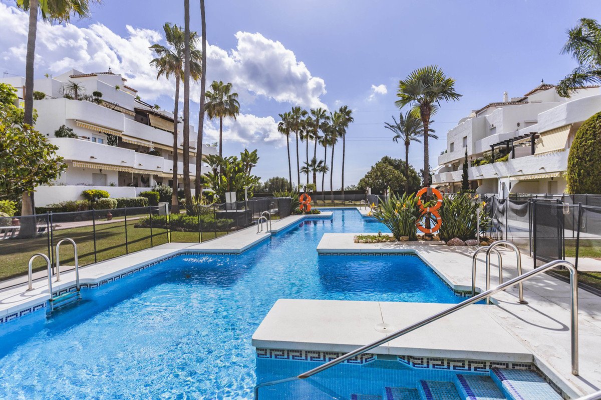 3 Bed Middle Floor Apartment in The Golden Mile in The Golden Mile, Apartment