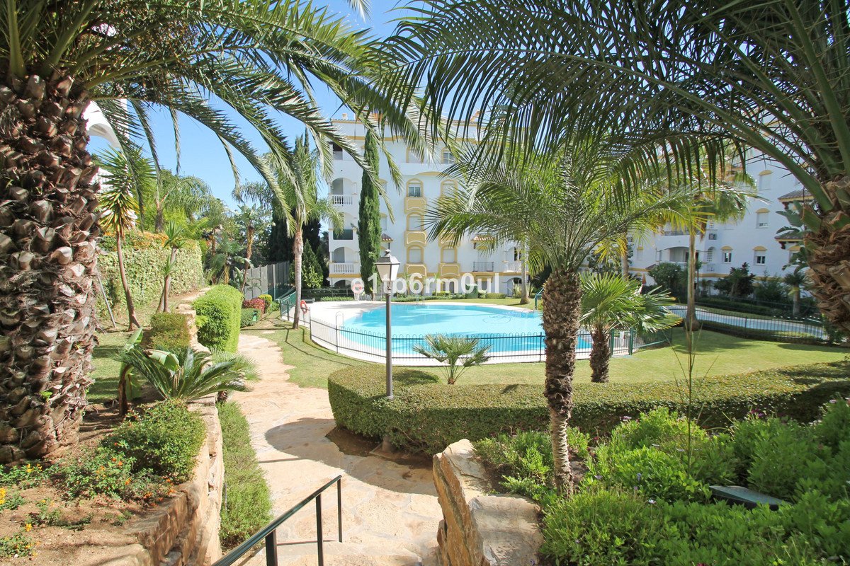 3 Bed Middle Floor Apartment in The Golden Mile in The Golden Mile, Apartment