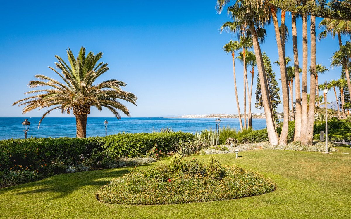 3 Bed Ground Floor Apartment in The Golden Mile in The Golden Mile, Apartment