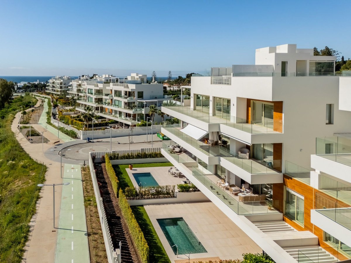 4 Bed Ground Floor Apartment in The Golden Mile