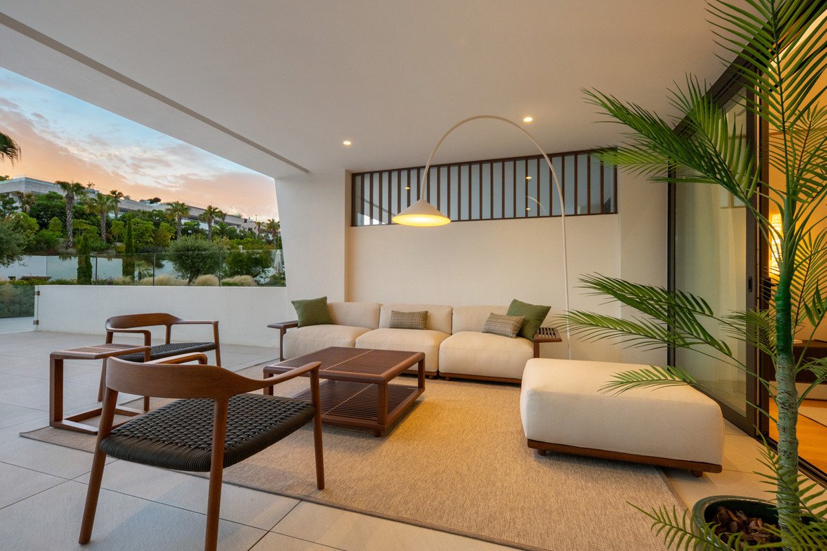 4 Bed Ground Floor Apartment in The Golden Mile in The Golden Mile, Apartment