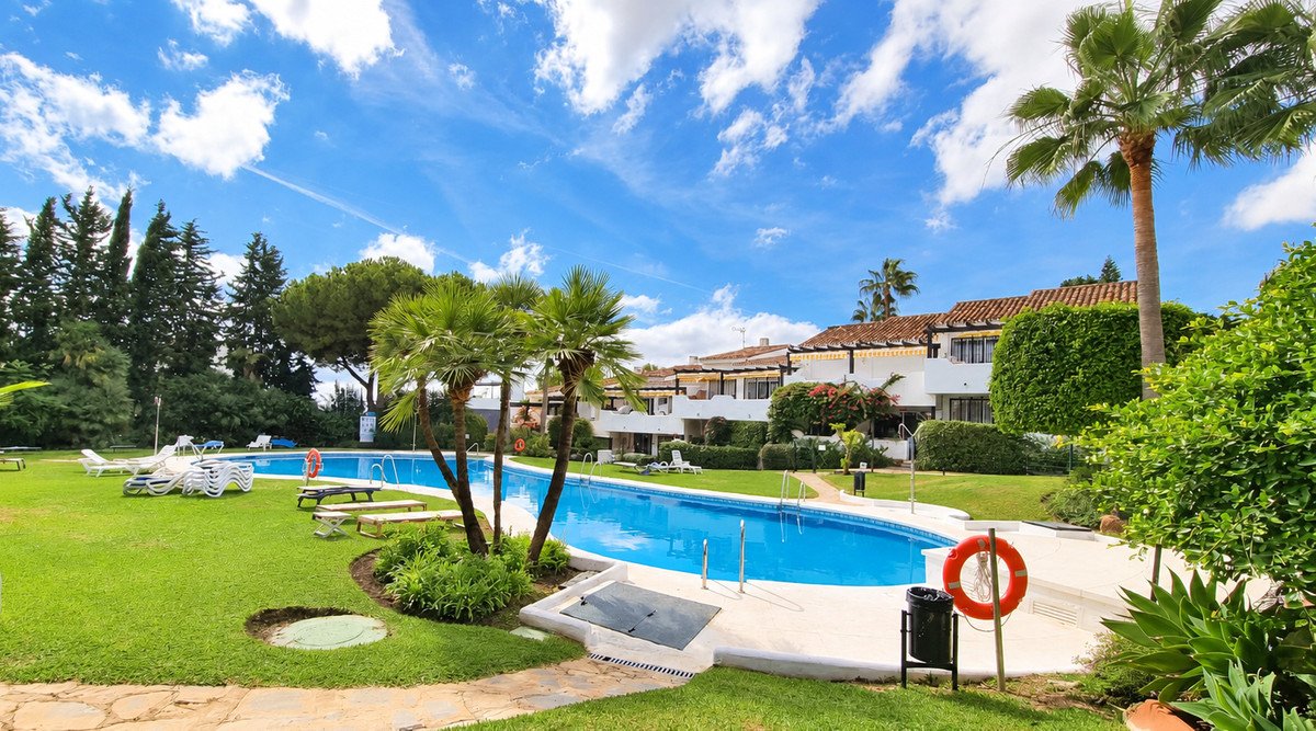 2 Bed Penthouse in The Golden Mile