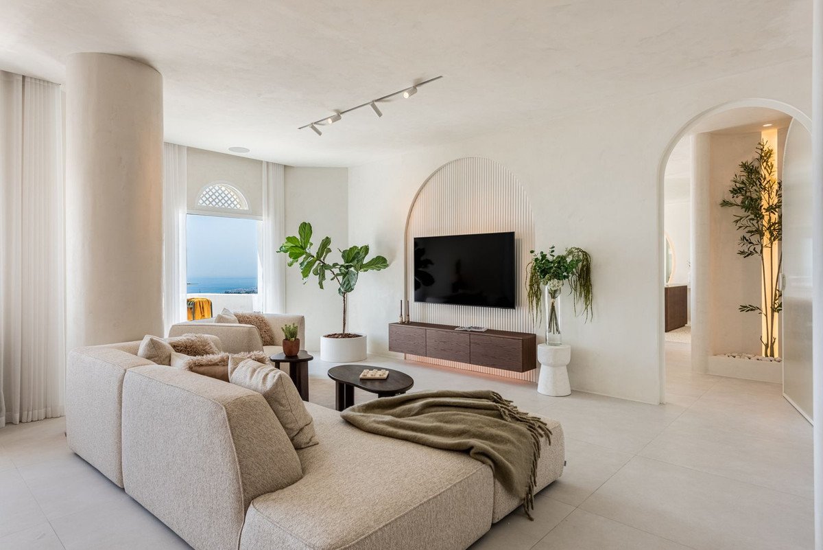 3 Bed Penthouse in The Golden Mile in The Golden Mile, Penthouse