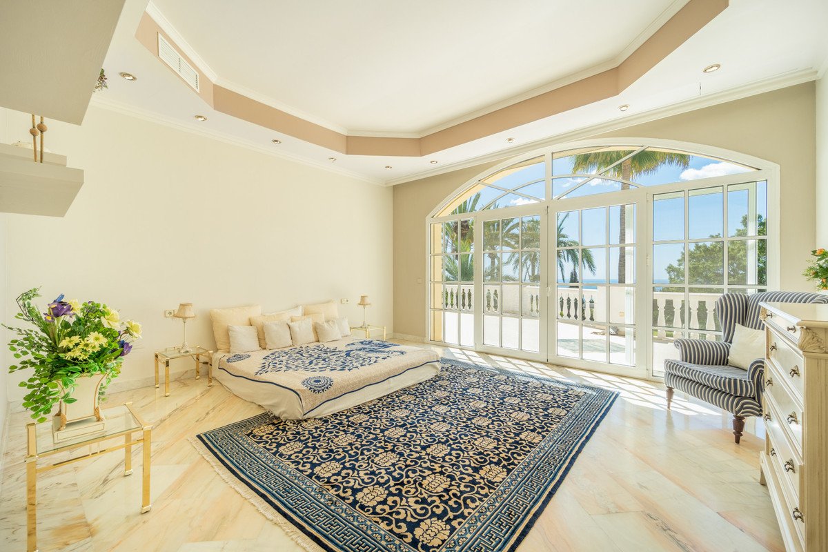 14 Bed فيلا مستقلة in The Golden Mile في The Golden Mile, فيلا منفصلة