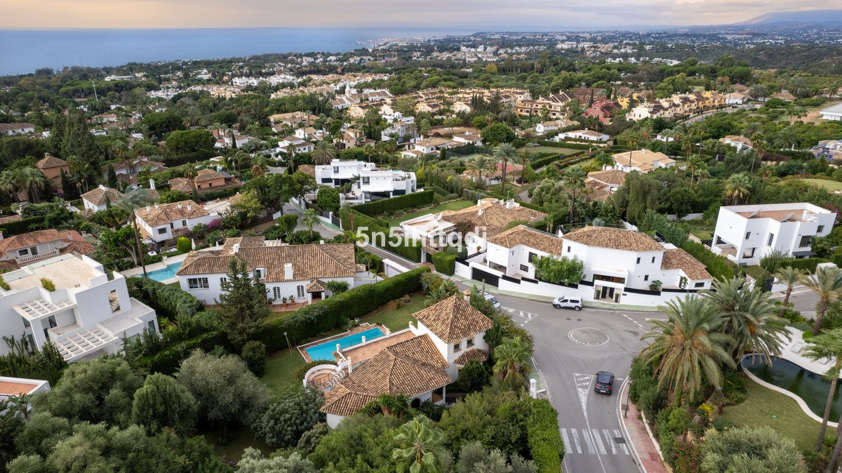 4 Bed Detached Villa in The Golden Mile in The Golden Mile, Detached Villa