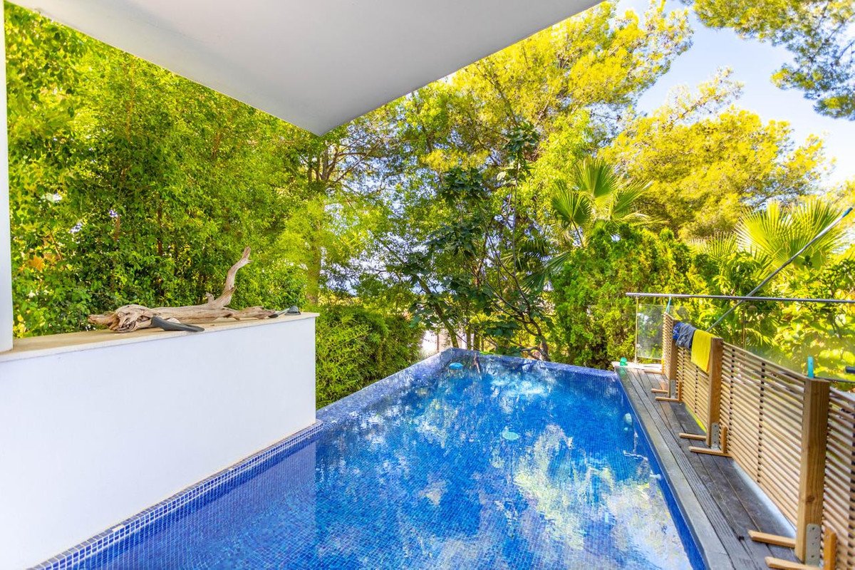 4 Bed منزل شبه منفصل in The Golden Mile في The Golden Mile, فيلا شبه منفصلة