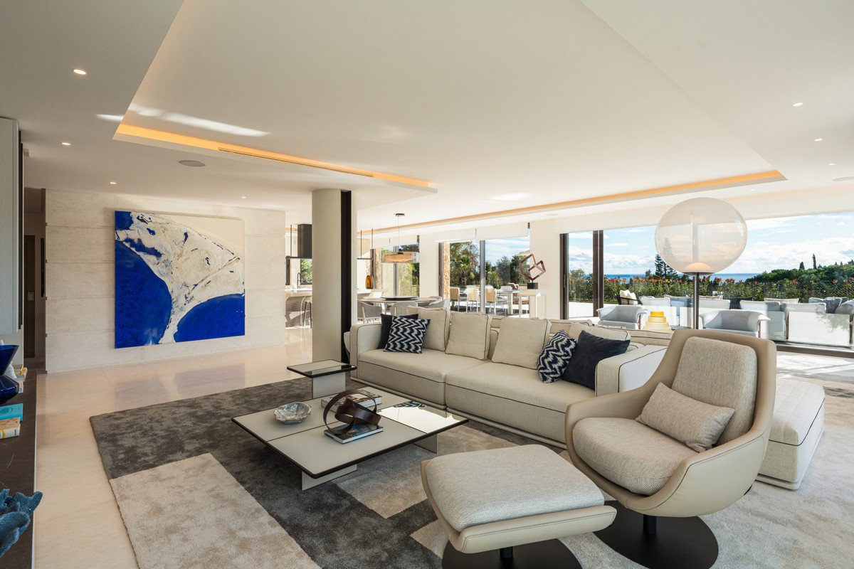 5 Bed Detached Villa in The Golden Mile in The Golden Mile, 