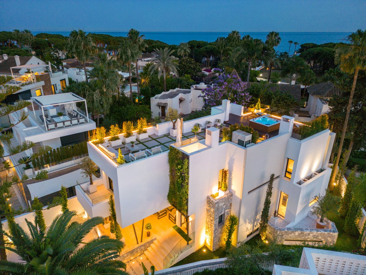 5 Bed Detached Villa in The Golden Mile in The Golden Mile, Detached Villa