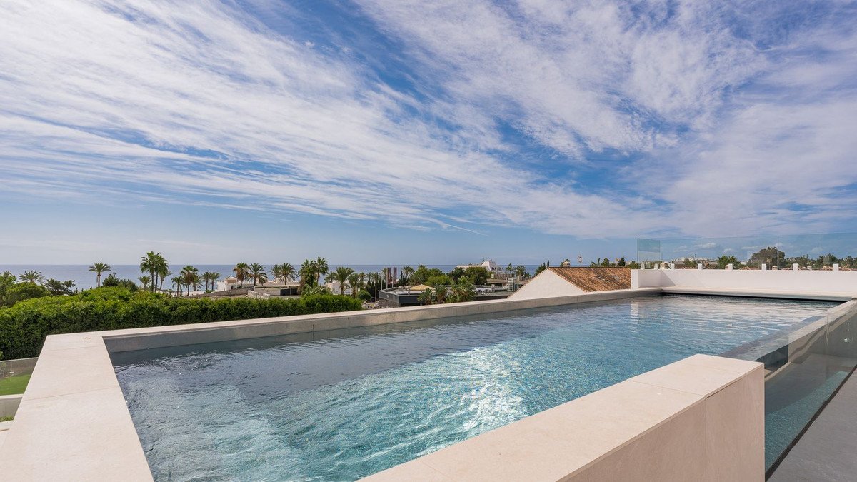 5 Bed Detached Villa in The Golden Mile in The Golden Mile, Detached Villa