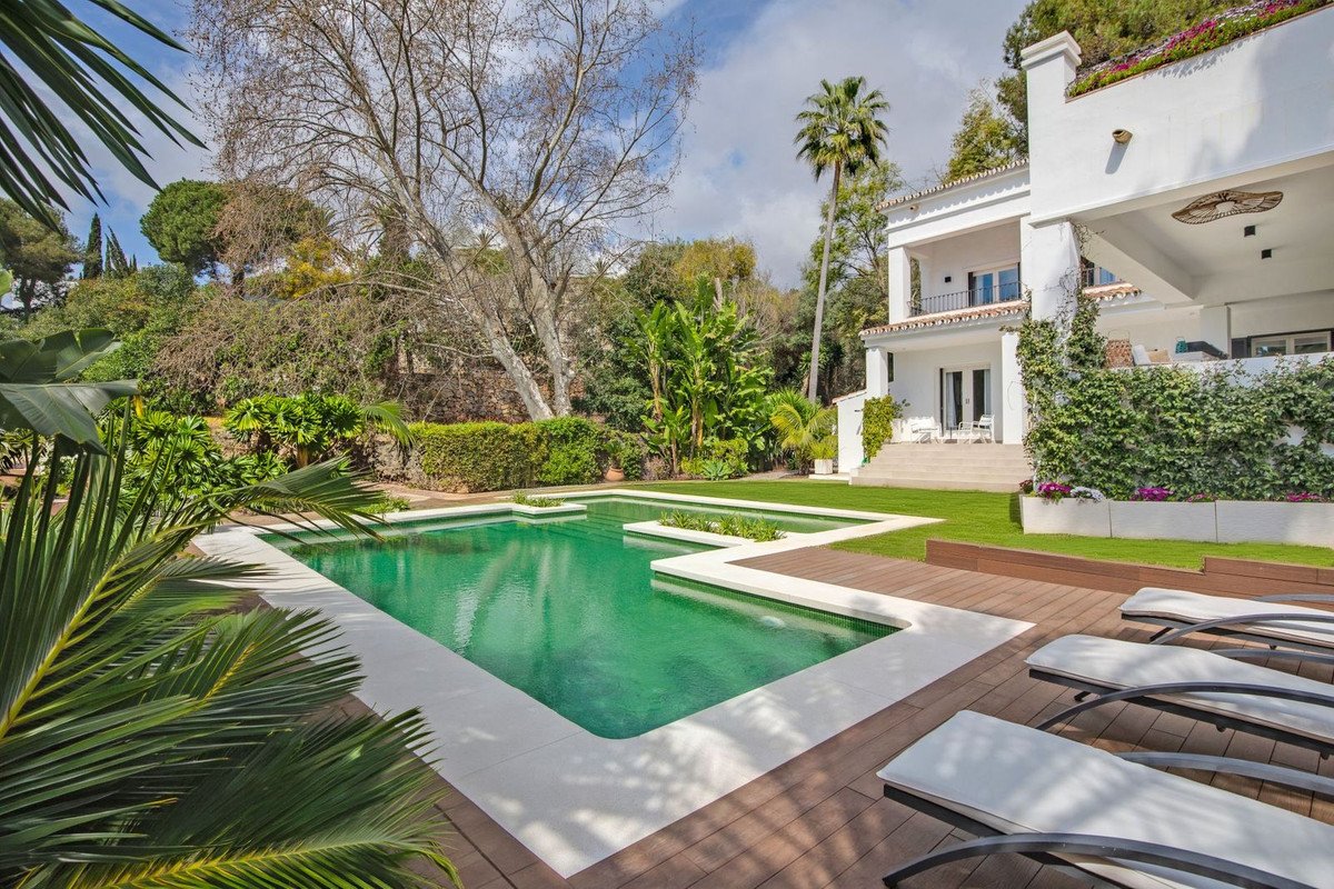 5 Bed Detached Villa in The Golden Mile in The Golden Mile, 
