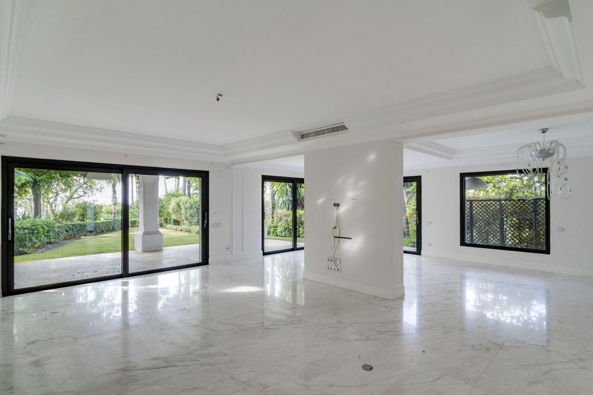 6 Bed فيلا مستقلة in The Golden Mile في The Golden Mile, فيلا مستقلة