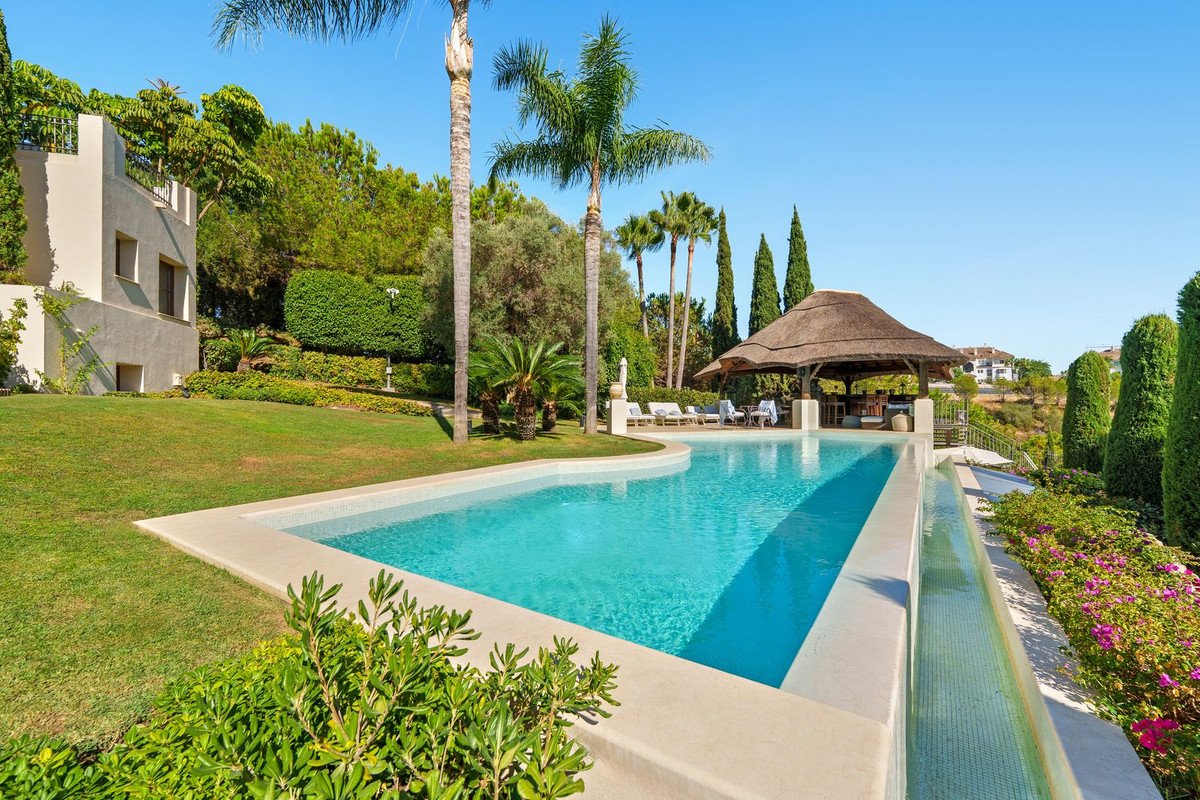 6 Bed Самостоятелна вила in The Golden Mile