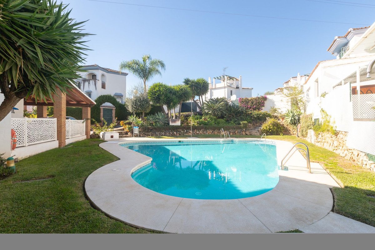4 Bed Řadový dům in Marbella v Marbella, Řadový dům